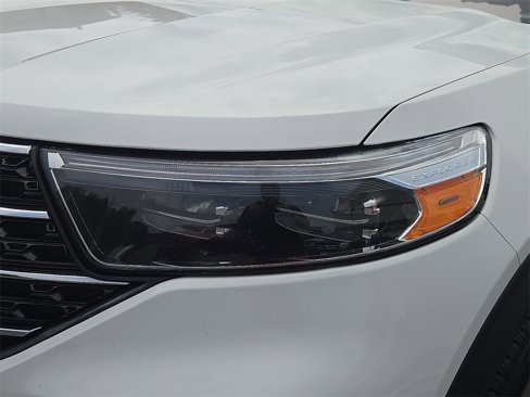 Used 2020 Ford Explorer XLT w/ Equipment Group 202A image 9