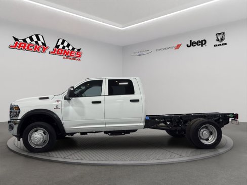New 2026 RAM 5500 Tradesman w/ Chrome Appearance Group image 2