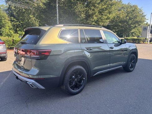 New 2025 Volkswagen Atlas Peak Edition SE image 5