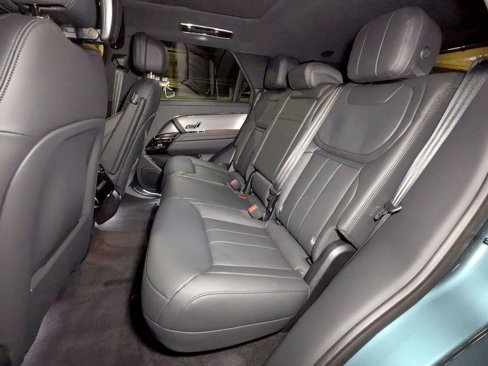 New 2025 Land Rover Range Rover Sport SE image 16