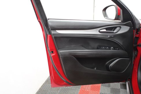Used 2018 Alfa Romeo Stelvio Sport w/ Quick Order Package 22J Sport image 15