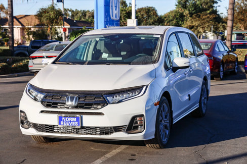 New 2026 Honda Odyssey Touring image 3