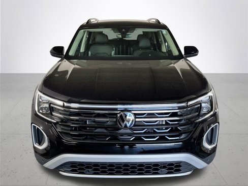 New 2025 Volkswagen Atlas Peak Edition SE image 4