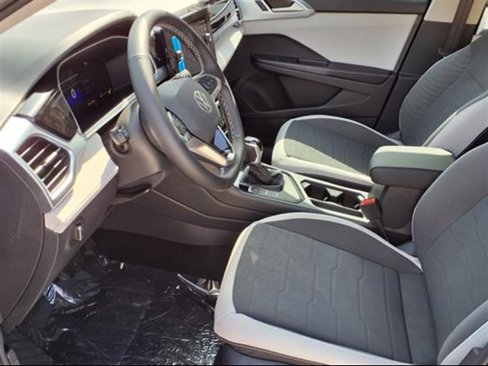 New 2025 Volkswagen Taos SE image 11