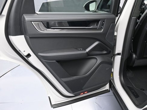 New 2025 Porsche Cayenne Turbo image 23