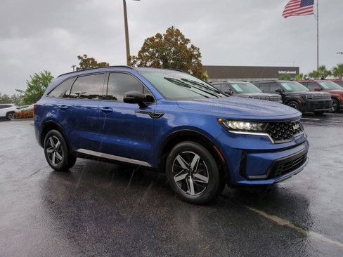 Used 2023 Kia Sorento S image 11