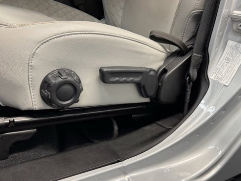 Used 2022 Jeep Wrangler Unlimited Sahara image 14
