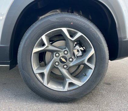 New 2025 Chevrolet Trax LT w/ LPO, Blackout Package image 32