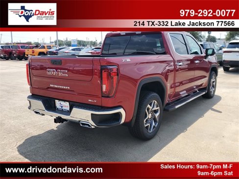 New 2026 GMC Sierra 1500 SLT image 3