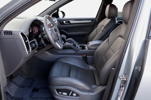 Used 2021 Porsche Cayenne image 18
