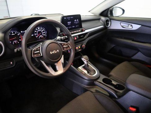 Used 2024 Kia Forte LXS image 4