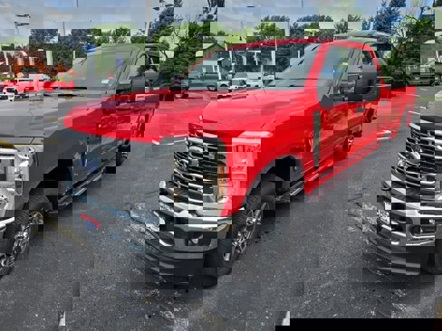 New 2025 Ford F350 XLT image 4