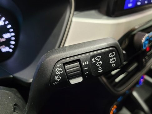 Used 2022 Ford Escape SE image 40