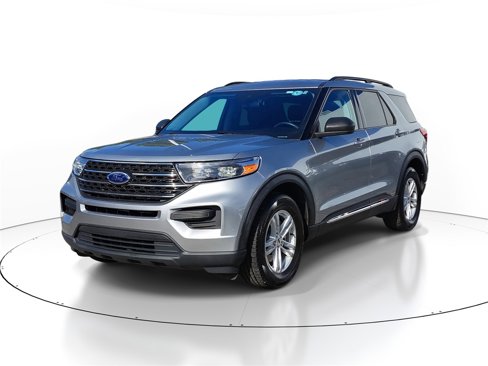 Certified 2022 Ford Explorer XLT image 2