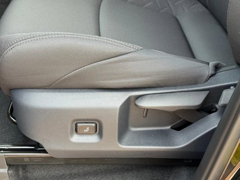 New 2025 Toyota Tacoma SR5 image 15