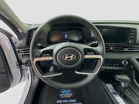 Certified 2025 Hyundai Elantra Blue w/ Cargo Package image 11