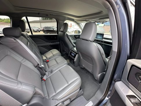 Used 2021 Lincoln Aviator Reserve w/ Class IV Trailer Tow Package image 27