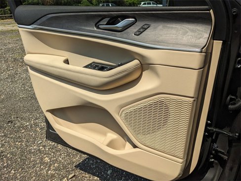 New 2025 Jeep Grand Cherokee L Limited image 20