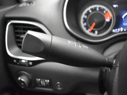 Used 2023 Jeep Cherokee Altitude Lux image 27