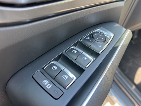 Certified 2025 Kia Sorento EX image 11