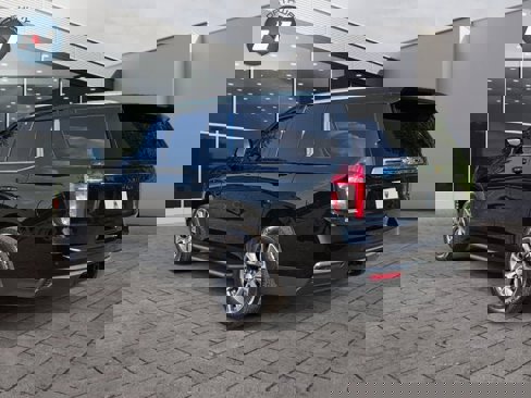 Used 2024 Chevrolet Tahoe LT w/ Luxury Package image 3