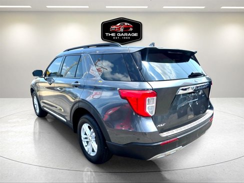 Used 2020 Ford Explorer XLT w/ Equipment Group 202A image 3