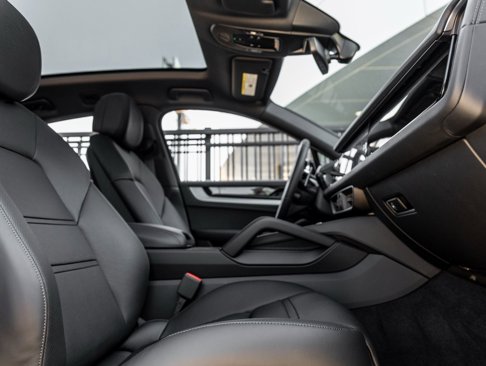 New 2026 Porsche Cayenne Coupe image 37