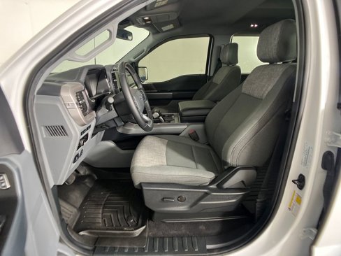 Used 2023 Ford F150 Lightning XLT image 34