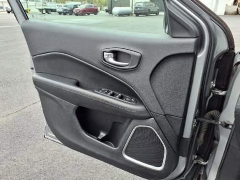 Used 2019 Jeep Compass Altitude image 21