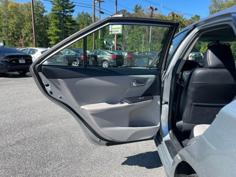 Used 2016 Toyota Camry SE image 33