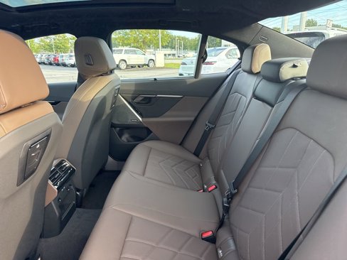 New 2026 BMW 550e xDrive image 20