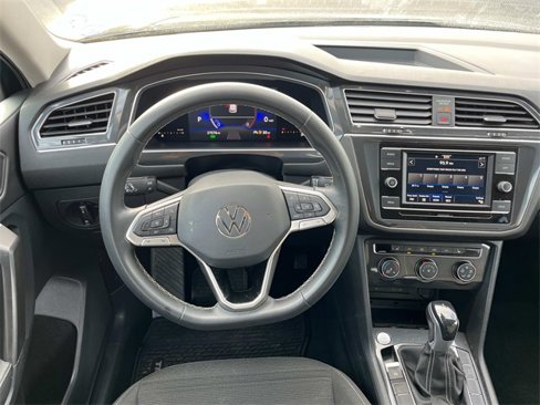 Used 2022 Volkswagen Tiguan S image 12