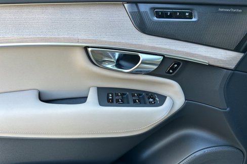 New 2026 Volvo XC90 B5 Plus image 9