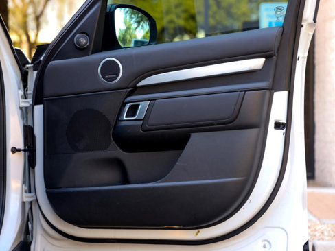 Used 2020 Land Rover Discovery Landmark image 58