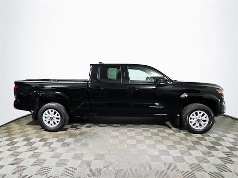 Certified 2025 Toyota Tacoma SR5 image 9