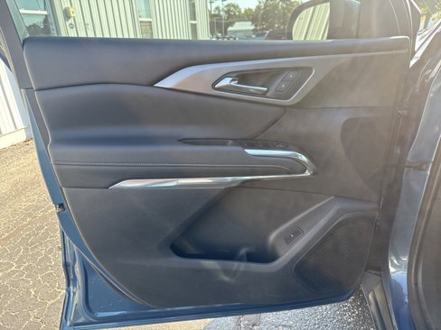 Used 2025 Chevrolet Traverse LT image 14