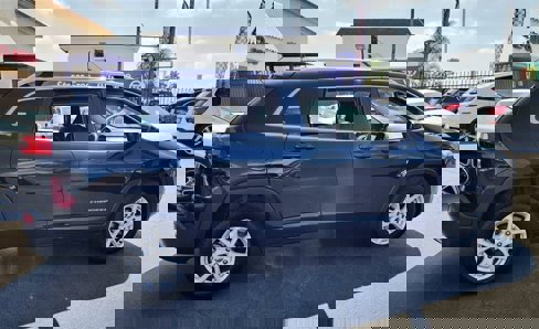 Used 2018 Jeep Cherokee Latitude image 14