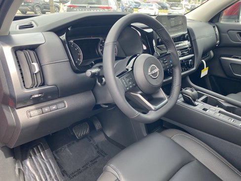 New 2025 Nissan Pathfinder SL image 12