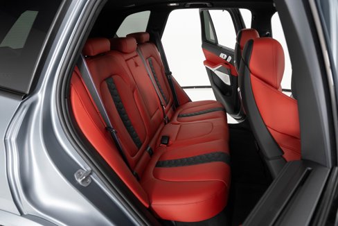 Used 2024 BMW X5 M Competition w/ Executive Package image 34