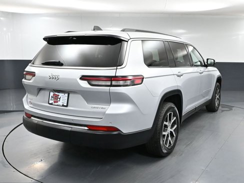 Used 2024 Jeep Grand Cherokee L Limited w/ Luxury Tech Group II image 6