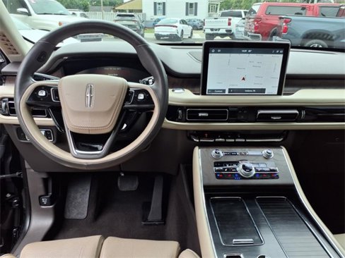 Used 2020 Lincoln Aviator Reserve w/ Equipment Group 202A image 16
