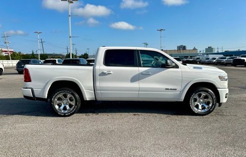 New 2026 RAM 1500 4x4 Crew Cab image 6