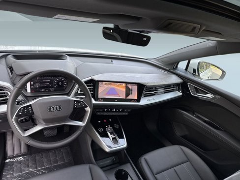 New 2025 Audi Q4 e-tron Prestige image 26