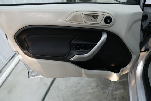 Used 2013 Ford Fiesta SE image 15