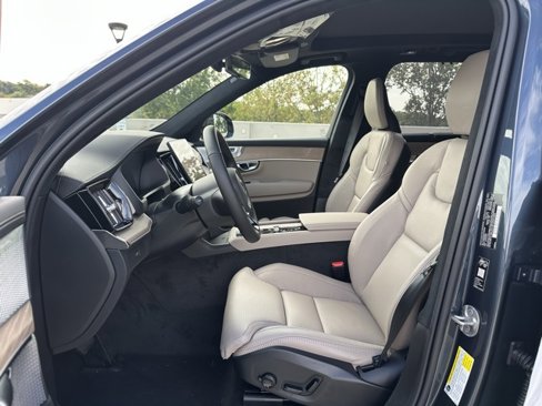 New 2026 Volvo XC90 B6 Ultra w/ Lounge Package image 13