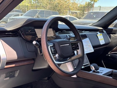 New 2025 Land Rover Range Rover SE image 21