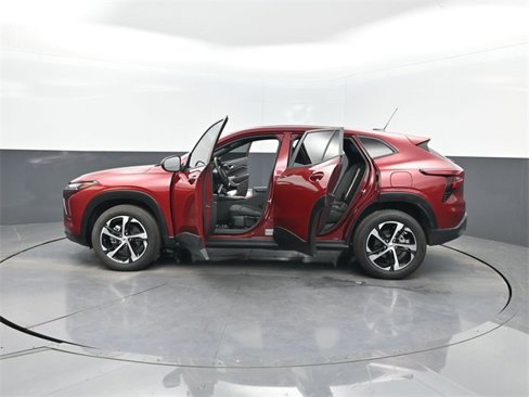 Used 2025 Chevrolet Trax RS w/ Driver Confidence Package image 28