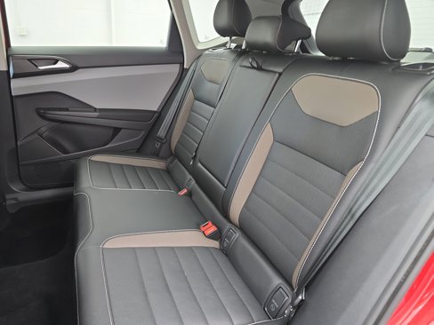 Certified 2023 Volkswagen Taos SEL image 13
