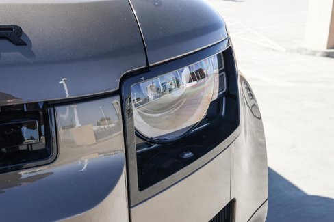 New 2025 Land Rover Defender 110 X-Dynamic SE image 10