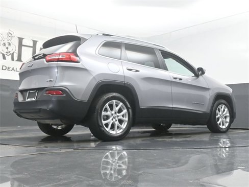 Used 2018 Jeep Cherokee Latitude Plus image 33